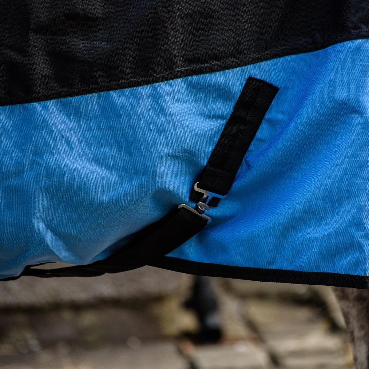 1200D Mediumweight Waterproof Horse Turnout Rug 100g Fill Half Neck Black/Baby Blue
