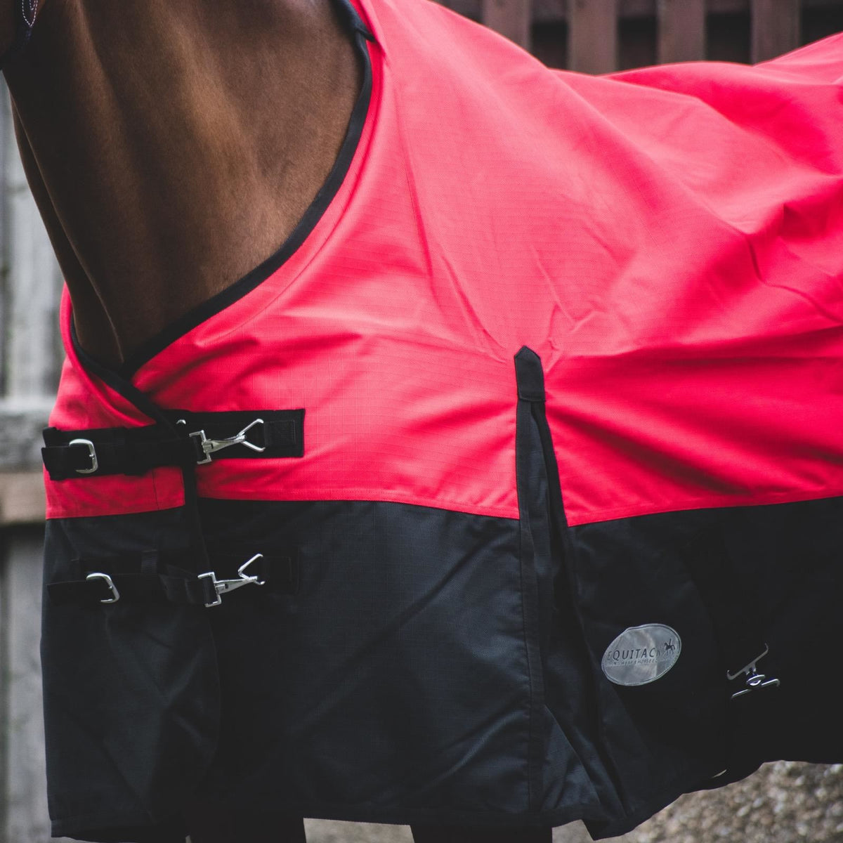 1200D Lightweight Waterproof Horse Turnout Rug 0g No Fill Standard Neck Red/Black