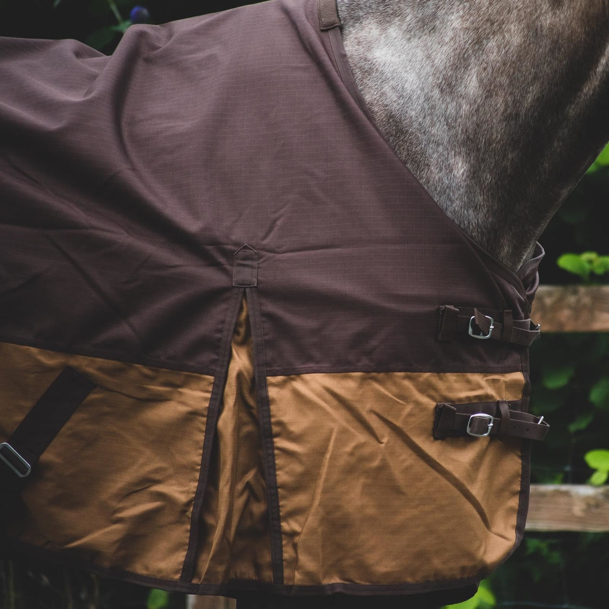 1200D Lightweight Waterproof Horse Turnout Rug 0g No Fill Standard Neck Grey/Brown